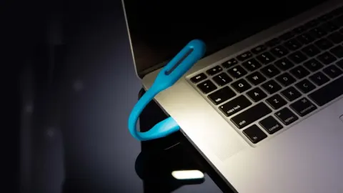 How can make Laptop LED bulb!